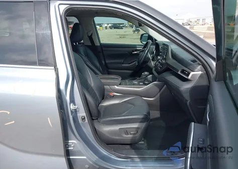 2021 Toyota Highlander Xle z USA, uszkodzony, nr VIN 5TDGZRAH2MS032948